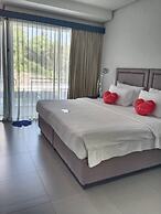 Sugar Palm Grand Hillside