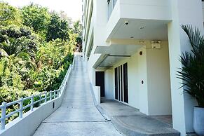 Sugar Palm Grand Hillside