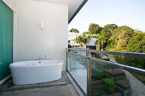 Sugar Palm Grand Hillside