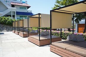 Sugar Palm Grand Hillside