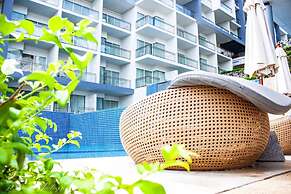 Sugar Palm Grand Hillside