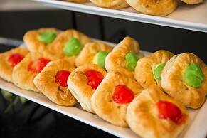 Sugar Palm Grand Hillside