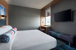 Aloft Denver Airport at Gateway Park