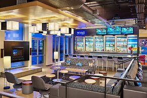 Aloft Denver Airport at Gateway Park