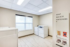 Holiday Inn Express & Suites Green Bay East by IHG