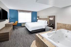 Holiday Inn Express & Suites Green Bay East by IHG