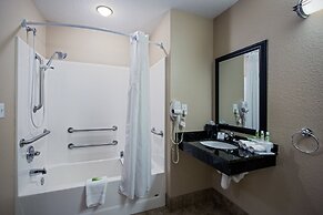 Holiday Inn Express & Suites Green Bay East by IHG