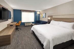 Holiday Inn Express & Suites Green Bay East by IHG