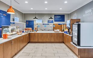 Holiday Inn Express & Suites Green Bay East by IHG