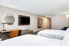 Holiday Inn Express & Suites Green Bay East by IHG