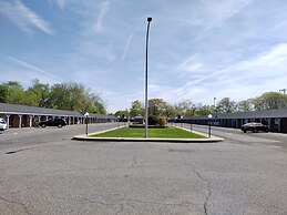 Budget Inn and Suites