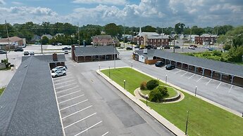 Budget Inn and Suites
