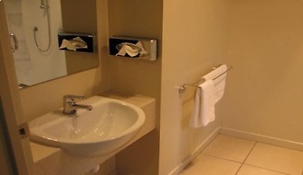 St John's Court Motel