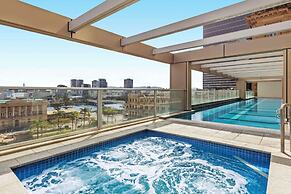 Oaks Brisbane Casino Tower Suites