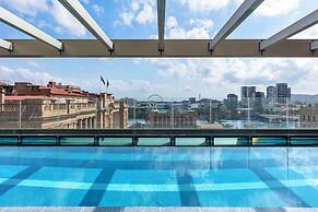 Oaks Brisbane Casino Tower Suites