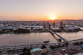Oaks Brisbane Casino Tower Suites