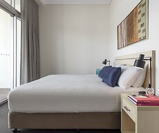 Oaks Brisbane Casino Tower Suites