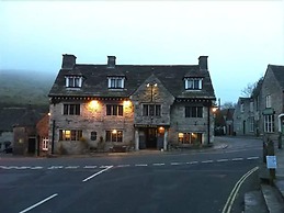 Bankes Arms Hotel
