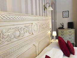 The Hand at Llanarmon