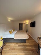 Cottage Lodge Hotel