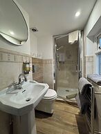 Cottage Lodge Hotel