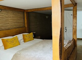 Cottage Lodge Hotel