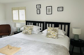Cottage Lodge Hotel