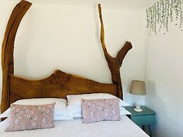 Cottage Lodge Hotel