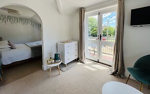 Cottage Lodge Hotel