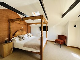 Cottage Lodge Hotel