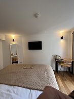 Cottage Lodge Hotel