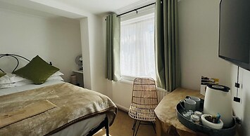 Cottage Lodge Hotel