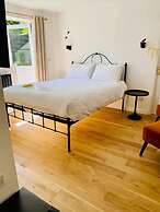 Cottage Lodge Hotel
