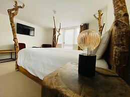 Cottage Lodge Hotel