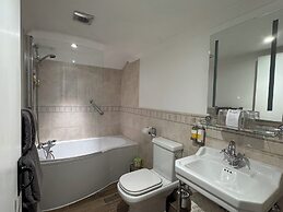 Cottage Lodge Hotel