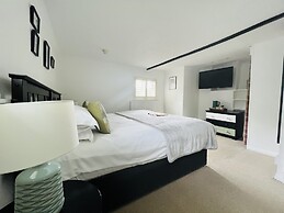 Cottage Lodge Hotel