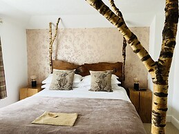 Cottage Lodge Hotel