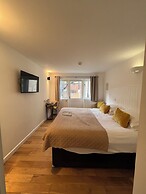 Cottage Lodge Hotel