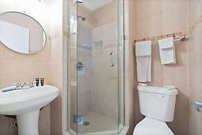 Garden Hotel Miami Airport, Trademark Collection by Wyndham