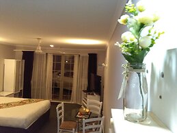 Colonial Lodge Motel