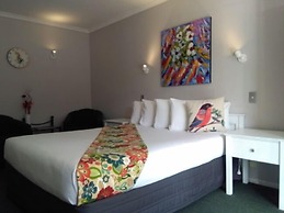 Colonial Lodge Motel