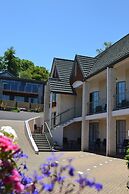 Colonial Lodge Motel