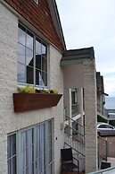 Colonial Lodge Motel