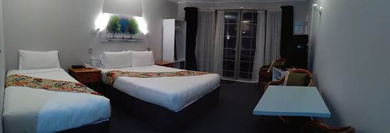 Colonial Lodge Motel