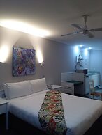 Colonial Lodge Motel