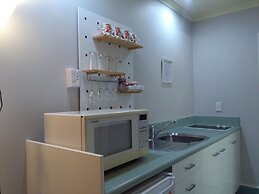 Colonial Lodge Motel