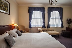 OYO Devonshire Park Hotel