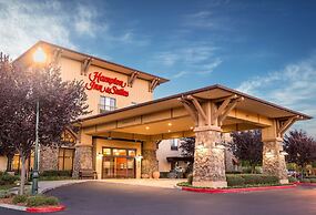 Hampton Inn & Suites Windsor - Sonoma Wine Country