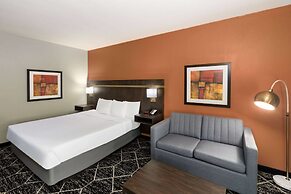 La Quinta Inn & Suites by Wyndham Olathe