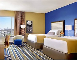 Moonrise Hotel